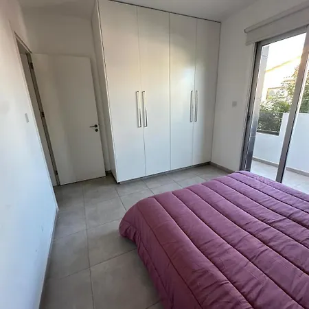 Two Bedrooms With Private Balcony アパート ニコシア