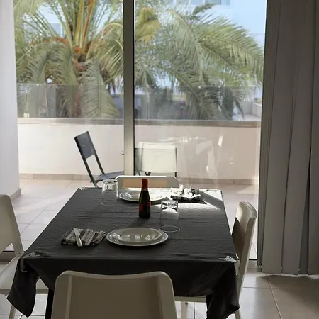 Two Bedrooms With Private Balcony アパート