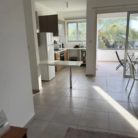 Two Bedrooms With Private Balcony アパート
