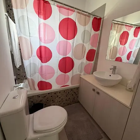 Two Bedrooms With Private Balcony アパート