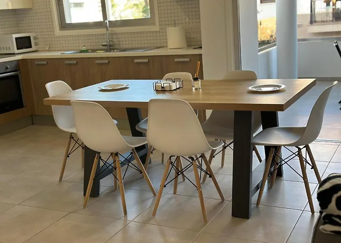 公寓 Two Bedrooms With Private Balcony *