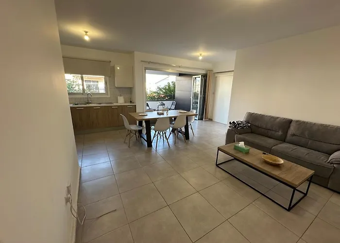 Two Bedrooms With Private Balcony 公寓