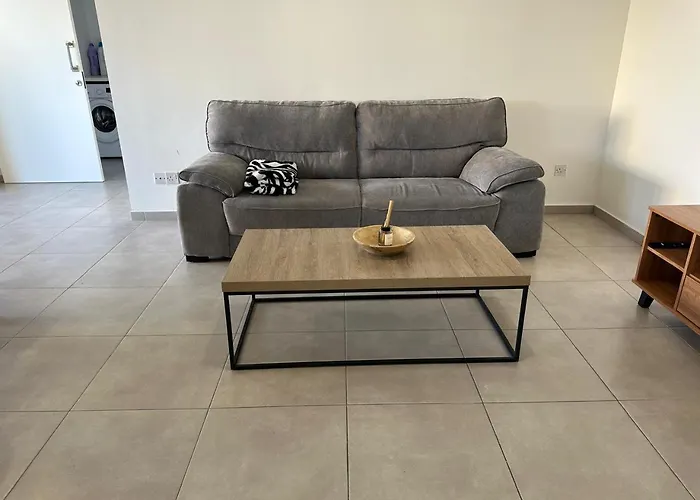 Two Bedrooms With Private Balcony * 尼科西亚