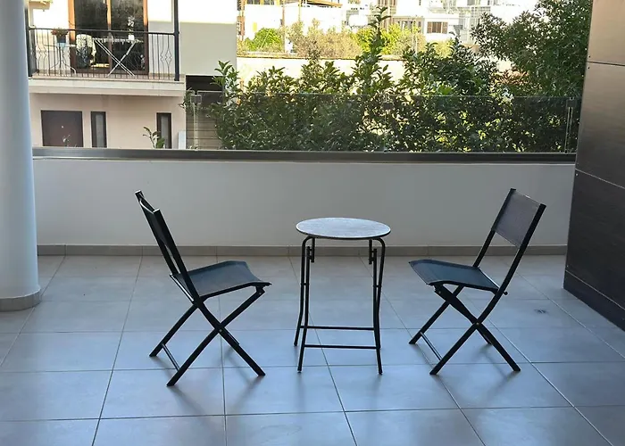 Two Bedrooms With Private Balcony 公寓