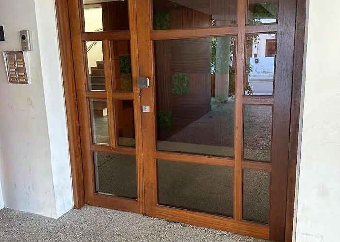 Two Bedrooms With Private Balcony * 尼科西亚