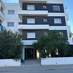 Two Bedrooms With Private Balcony 니코시아